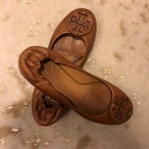 Tory Burch Reva Logo Ballerina Tan Flat